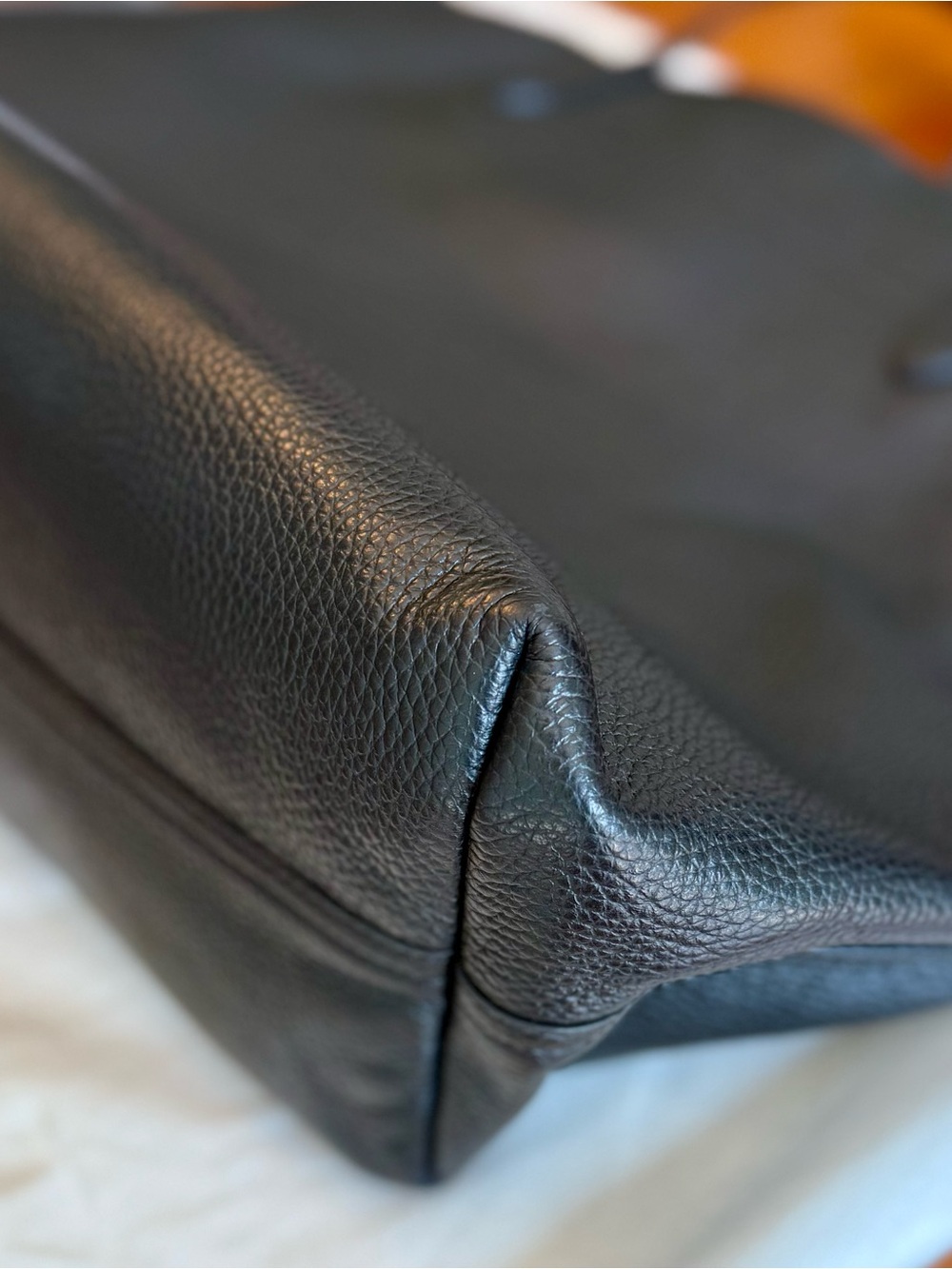Cuyana Classic Structured Tote in Black - Picture 7 of 13